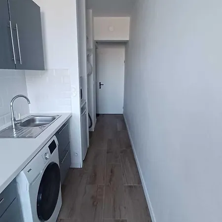 Avec Vue Sur Le Port, Ideal Pour 2 Personnes, Proche - - Fr-1-551-70